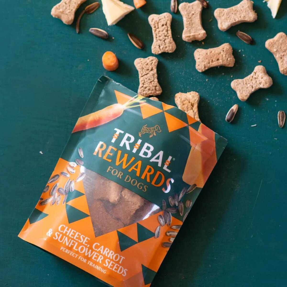 TRIBAL Rewards XS-XL Brânză și Morcov punguță recompense funcționale câini apetit capricios 125g