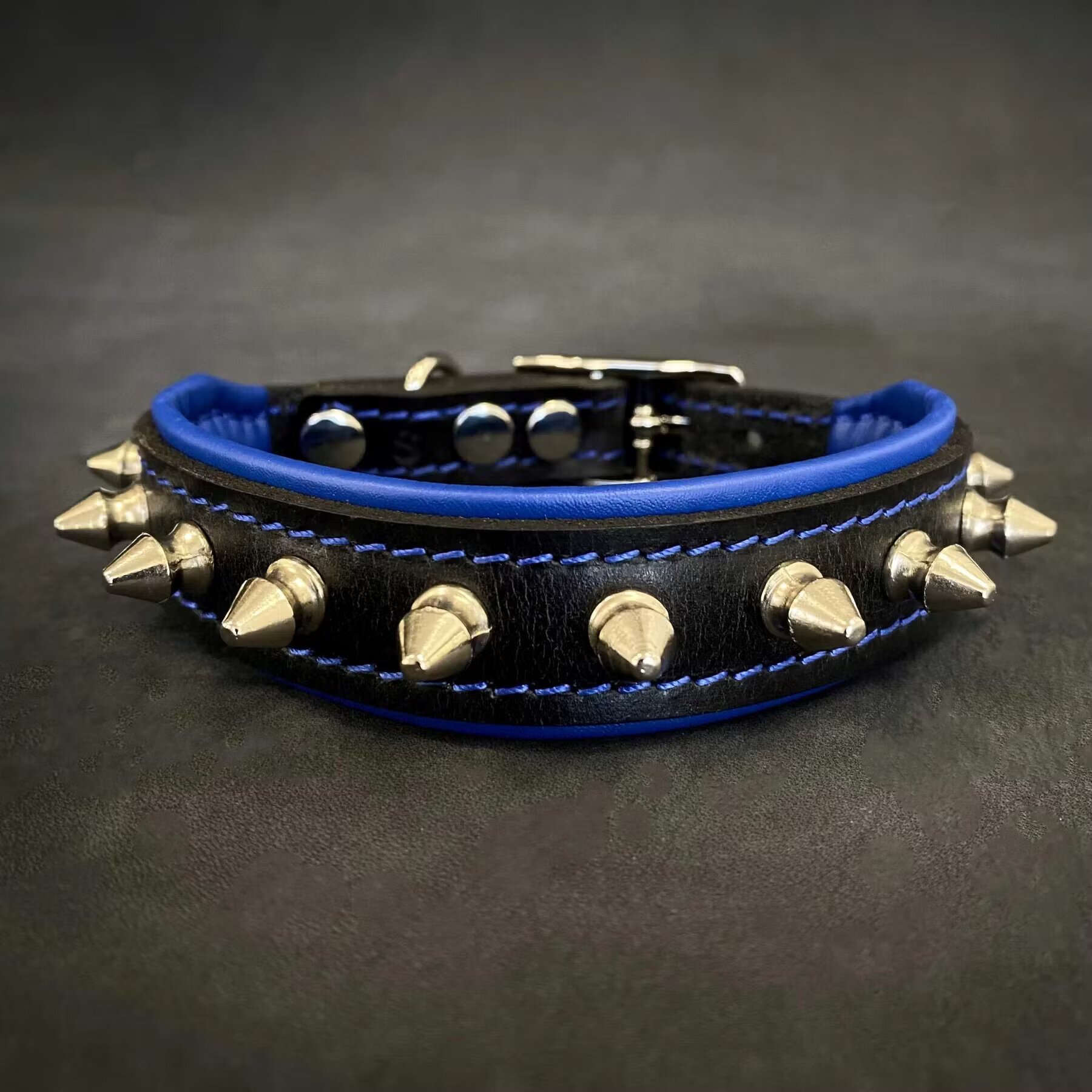 Bestia Zgarda Spiky Piele Naturala S: 25-30 cm Albastru